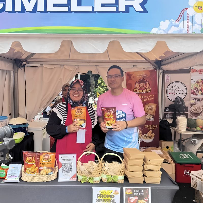 Booth Cimeler di bazar dengan promo spesial